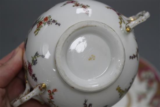 A Chelsea gold anchor Sevres style ecuelle, cover and stand, c.1765, 18cm
